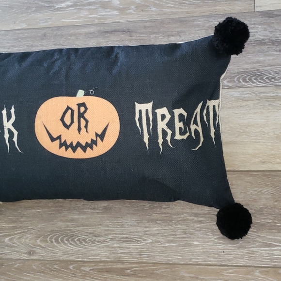 3 / $33 Halloween pillow cover - Picture 3 of 4